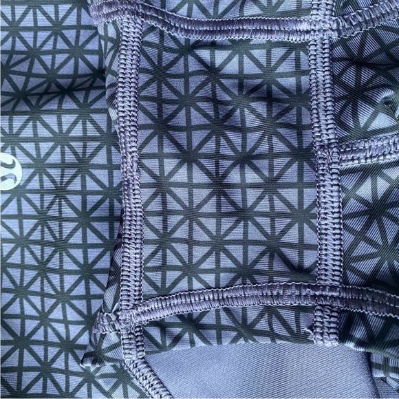 Lululemon boogie shorts pocket great for running swimming lounge ass like NEW - Picture 6 of 9